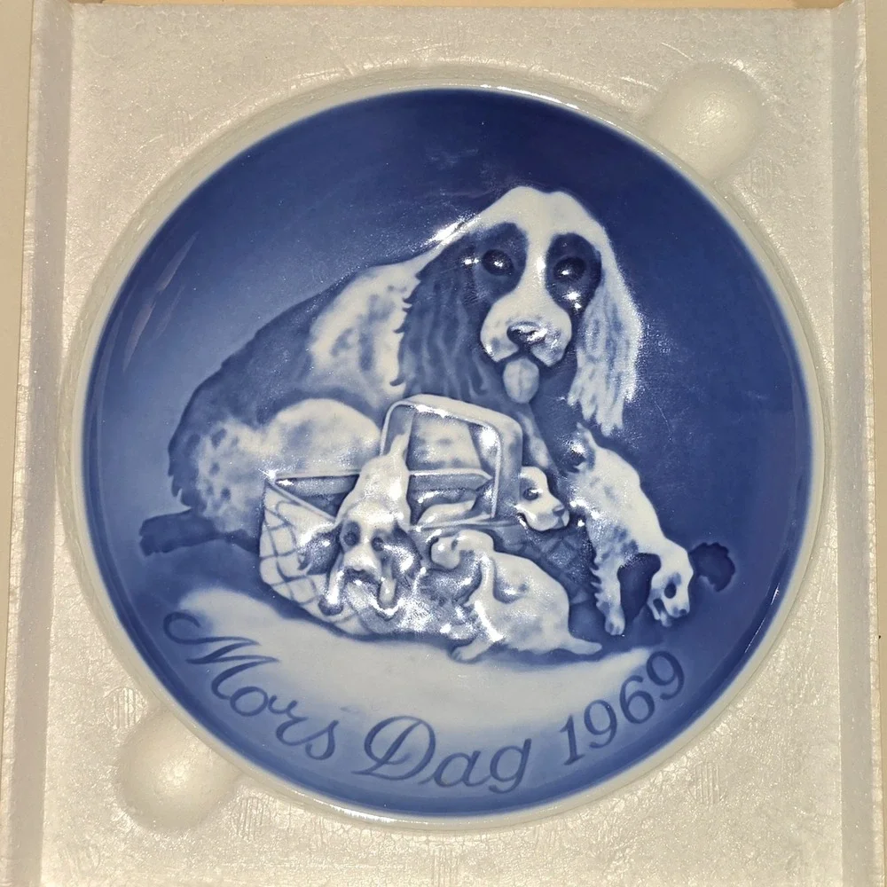 1969 Bing & Grondahl B&G Mors Dag Mother's Day Plate Dog‎ Puppies Denmark